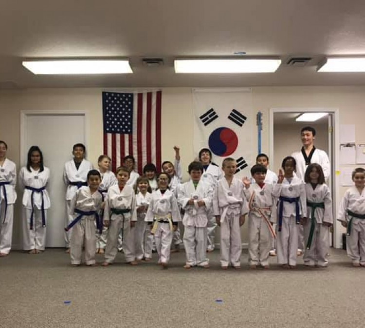 white-tiger-family-taekwondo-martial-arts-photo